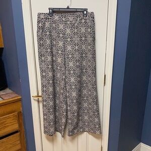 New York And Co Gray Stretch Trouser Paisley Pants W/pocket Black/ White Size L.